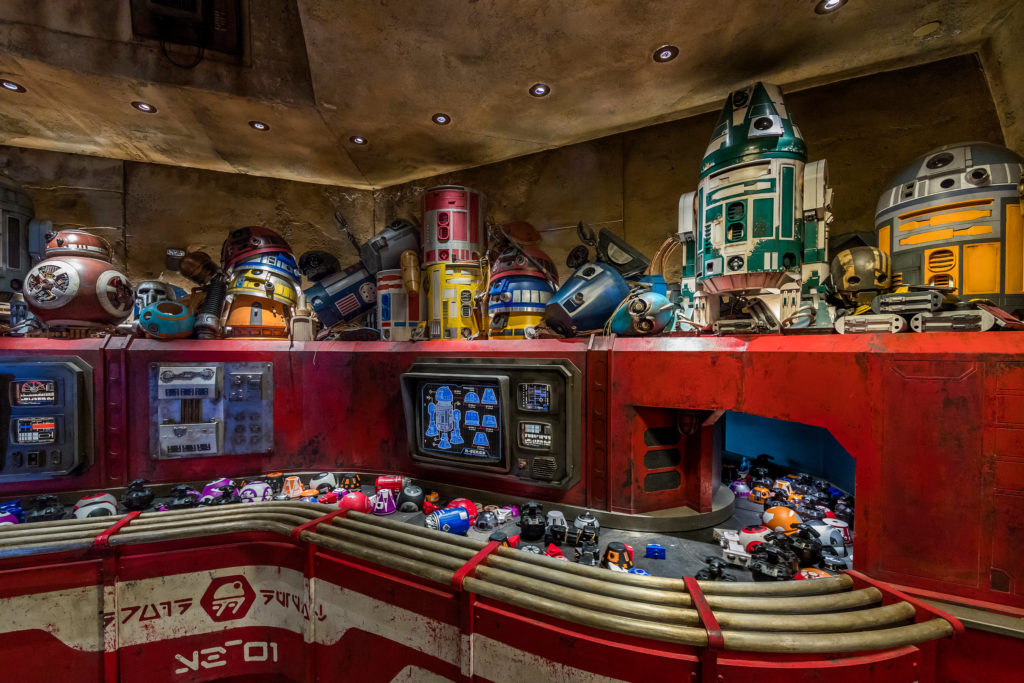 R2-D2 would be proud! Build your own droid at Disneyland's ...