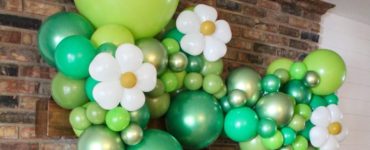 flower-shaped balloons