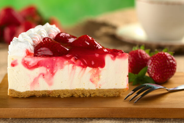 strawberry biscoff cheesecake