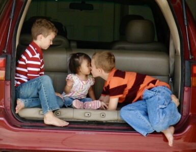 document relationships - kids in car
