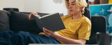 books for tweens - teen boy reading