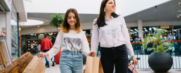 capsule wardrobe - teen and mom shopping