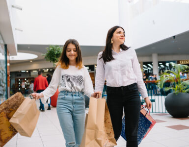 capsule wardrobe - teen and mom shopping