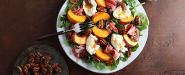 peach burrata prosciutto salad